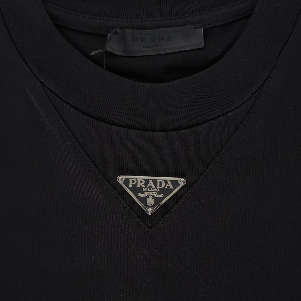 prada black 1ad2bdea 5126 4872 9b5f a8c94959092f