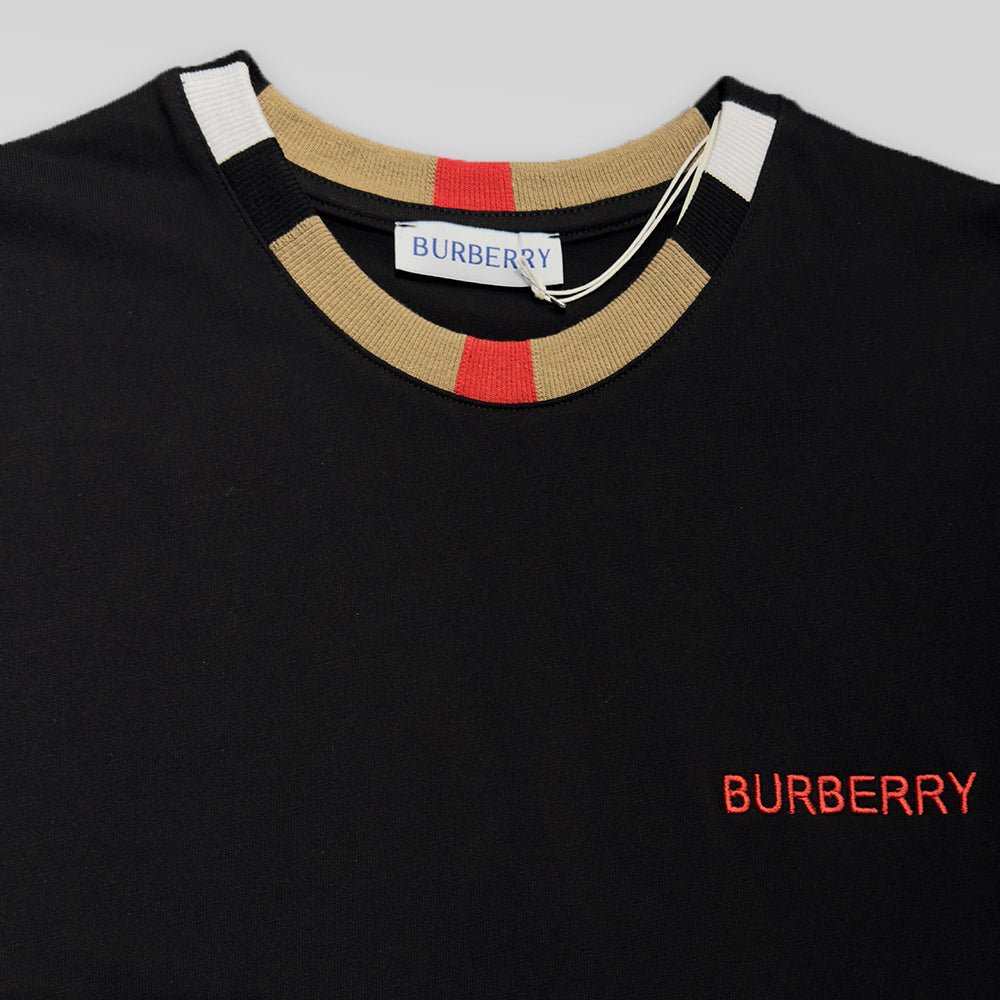 burberry t shirt 2 644378df db6e 4c5c a9d9 a14f180e78cd