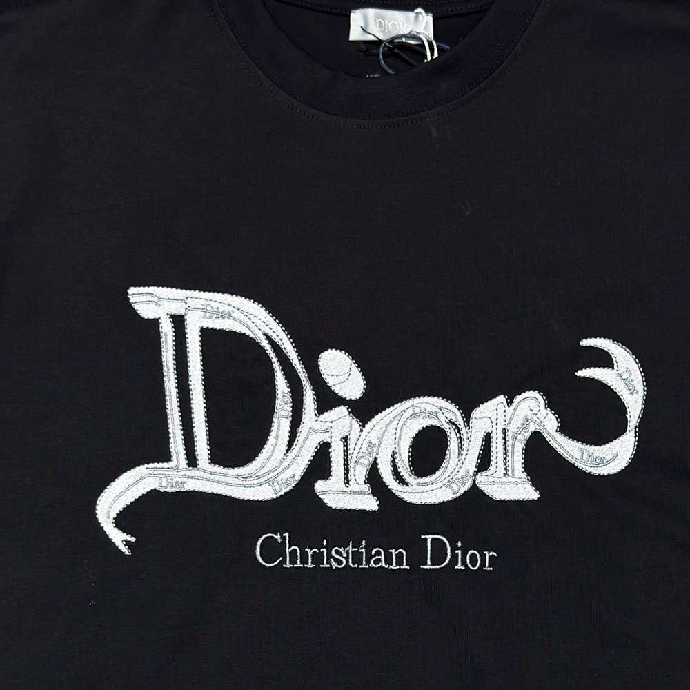 logo embossed t shirt (kopya)