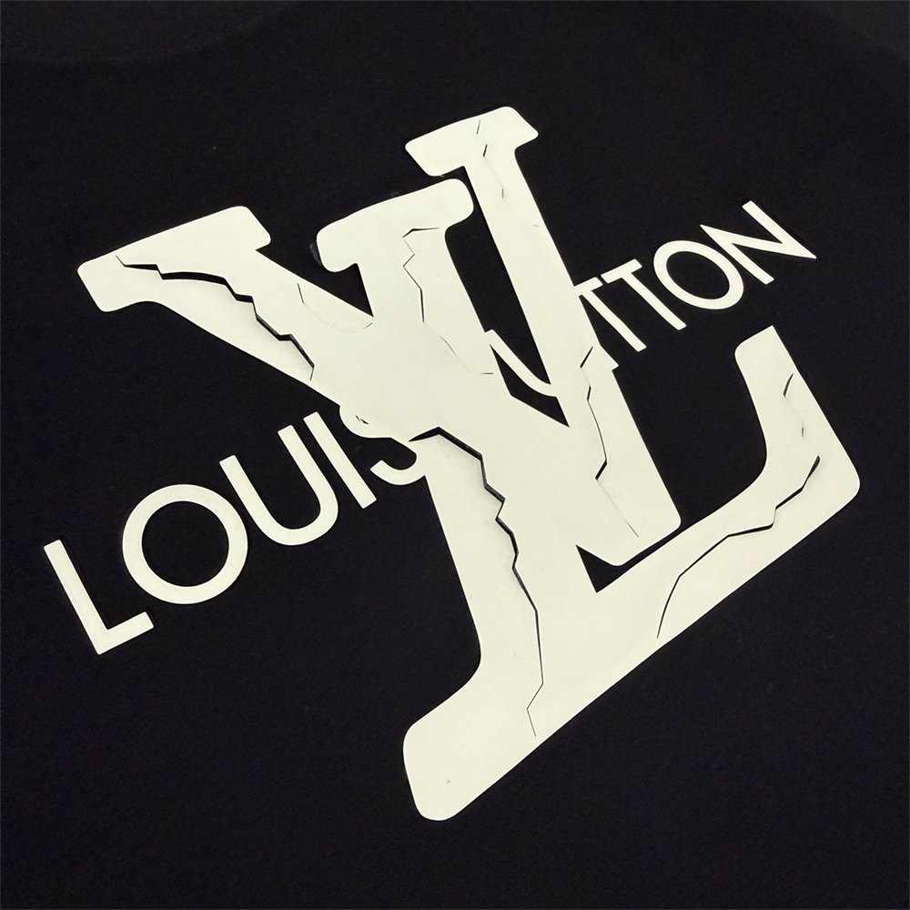 logo embossed t shirt