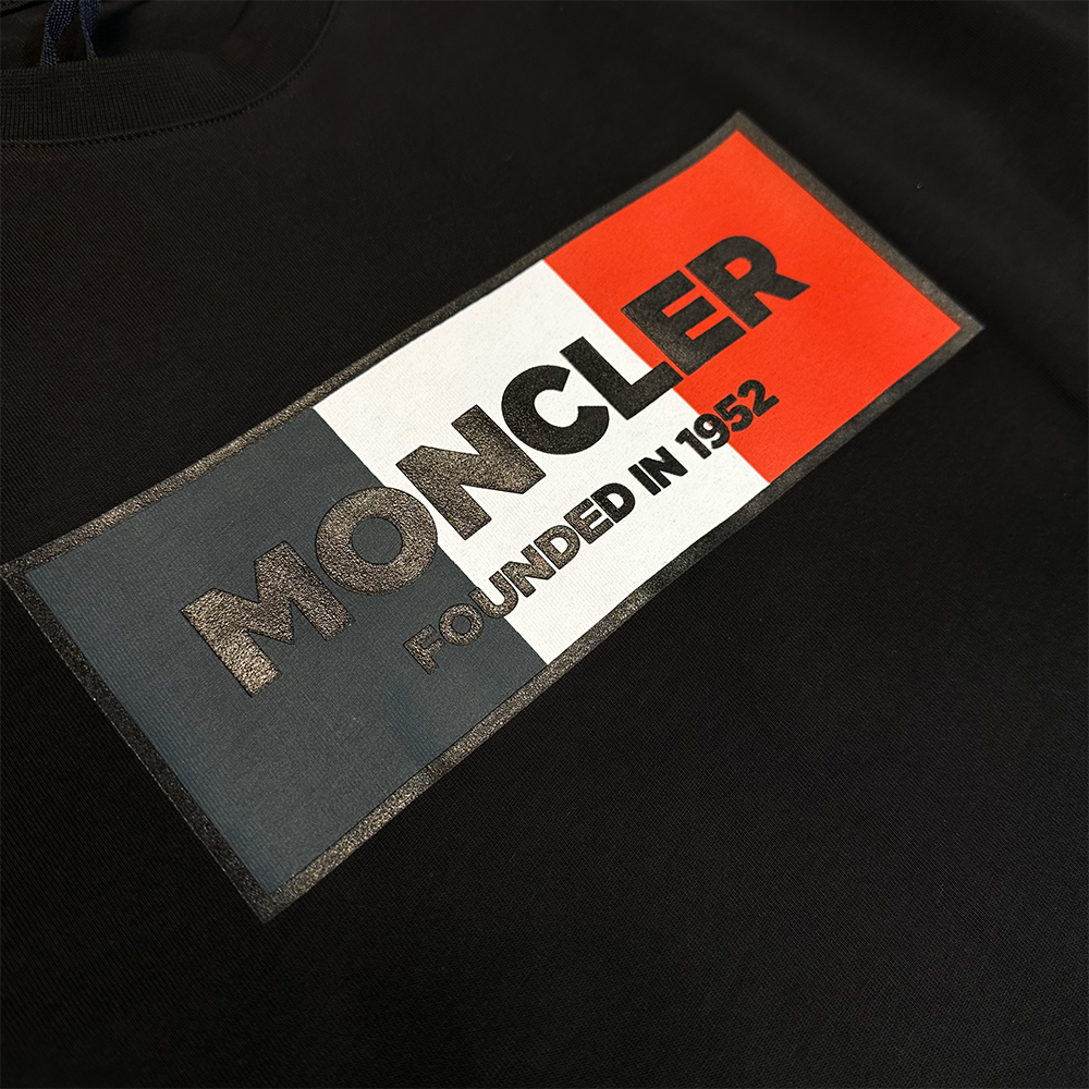 moncler 2 f0b8e4aa 094c 4729 99ad 7403dff2e219
